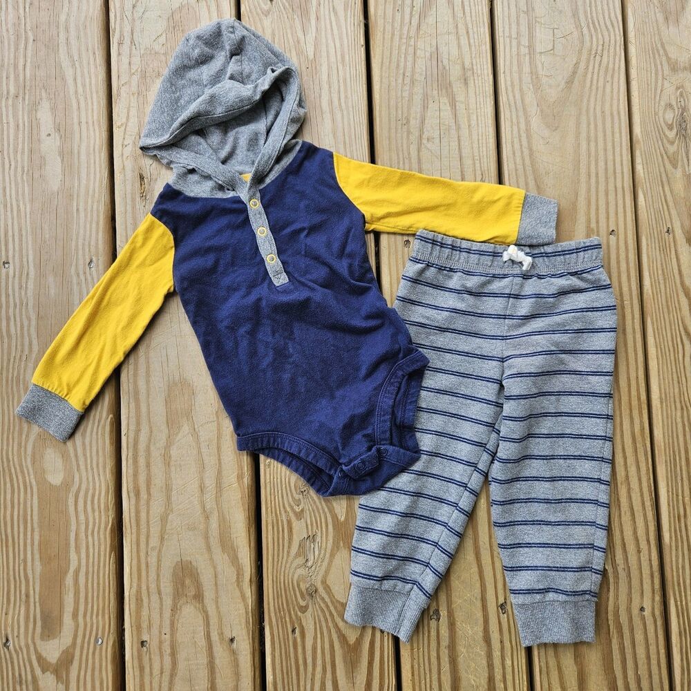 Carter's 2-Piece Color-Block Hooded Bodysuit Striped Pants Set 18M - Picture 1 of 11